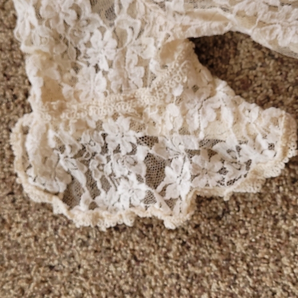 Free People lace/ crochet cream top - Picture 2 of 8